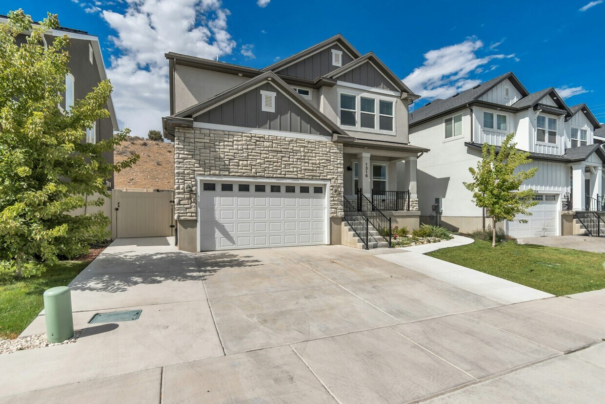 Foto principal - 1316 W Quailhill Rd