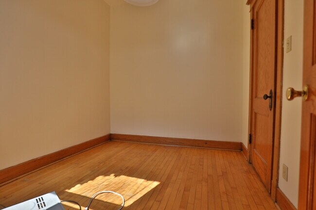 Foto del edificio - 1403 N Wicker Park Ave