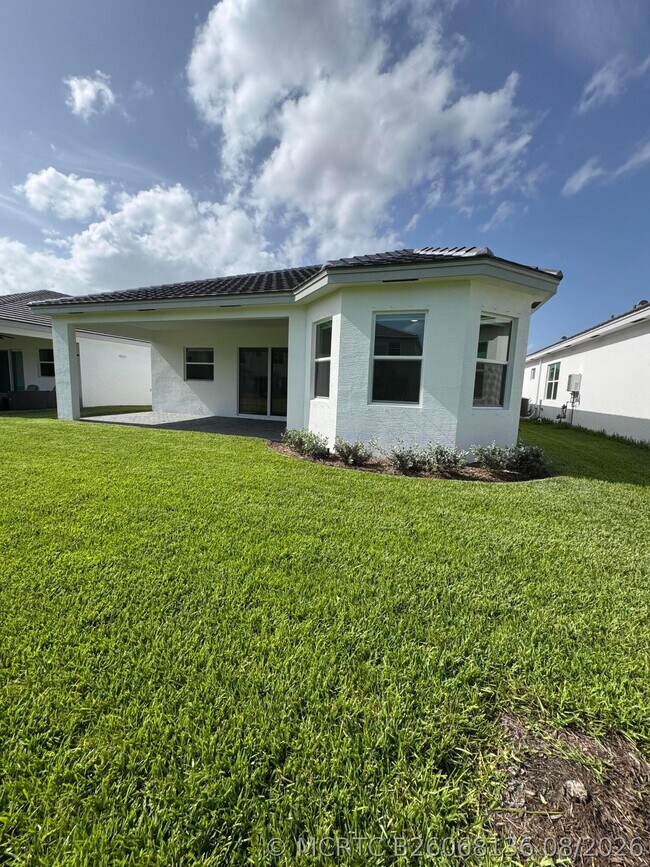Building Photo - 14212 Spruce Pne Dr