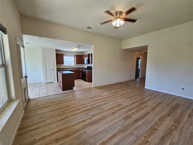 Building Photo - 629 Lazy Crest Dr