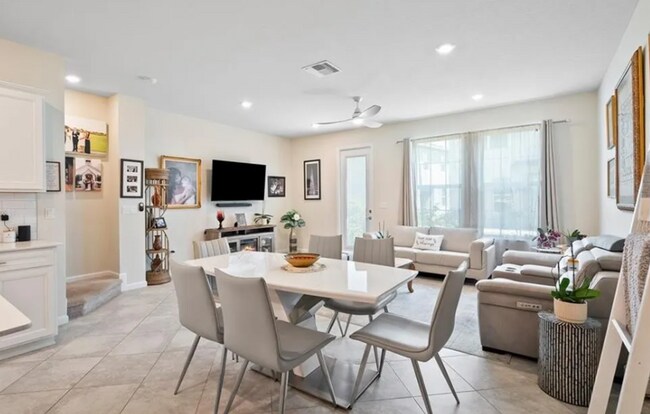 Foto del edificio - Stuart 3/2.5/1 Ocean Cove Townhome!