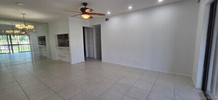 Building Photo - 618 Sea Pine Way
