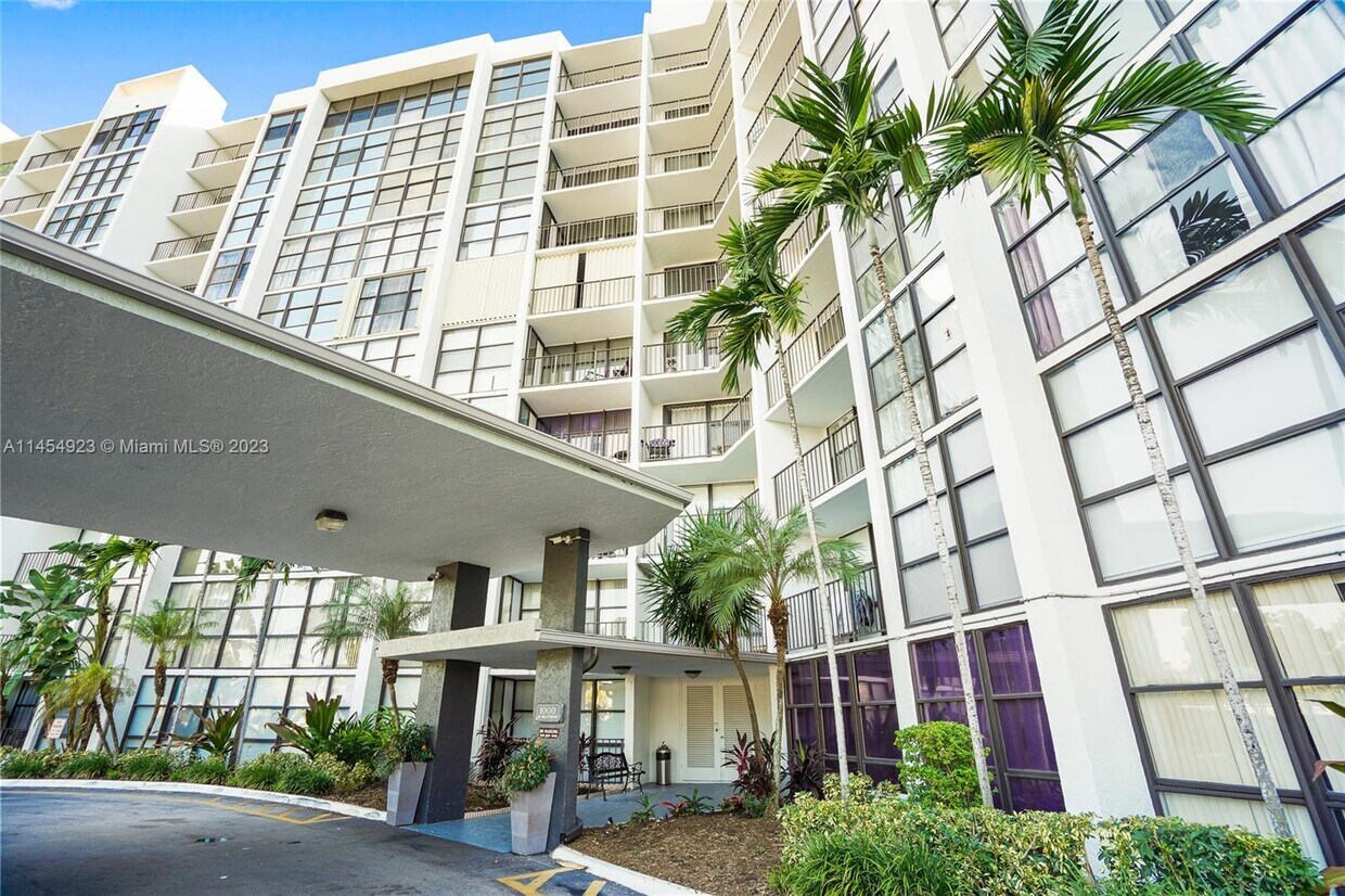 1000 Parkview Dr Unit 115, Hallandale Beach, FL 33009 Condo for Rent