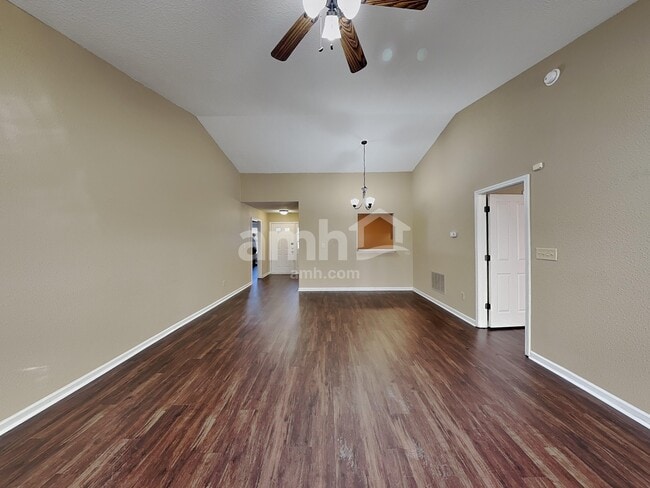 Foto del edificio - 220 Longview Bend