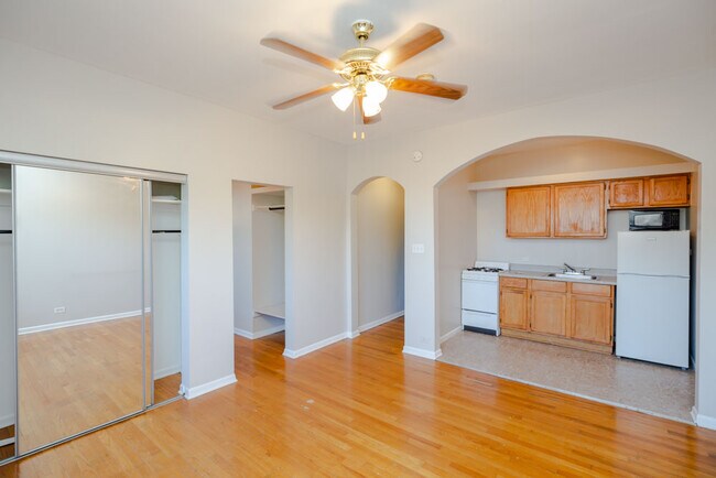 Building Photo - 2209 S 61st Ct