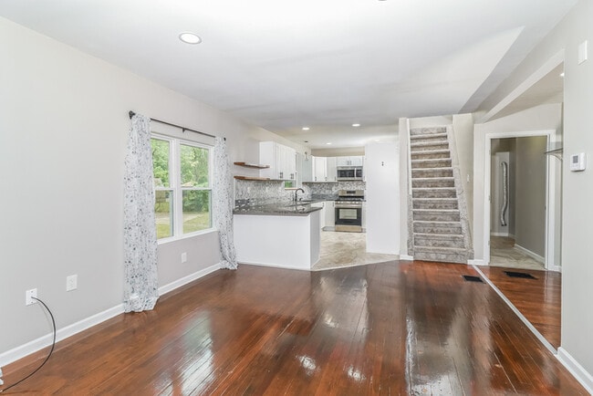 Foto del edificio - 243 Ridgeway Rd