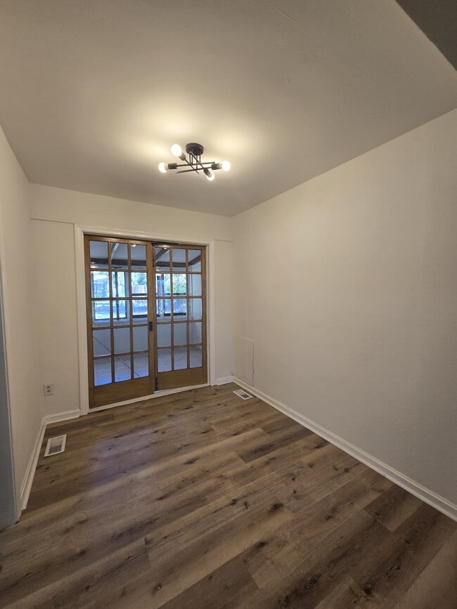 Foto del edificio - 1334 N Estelle St