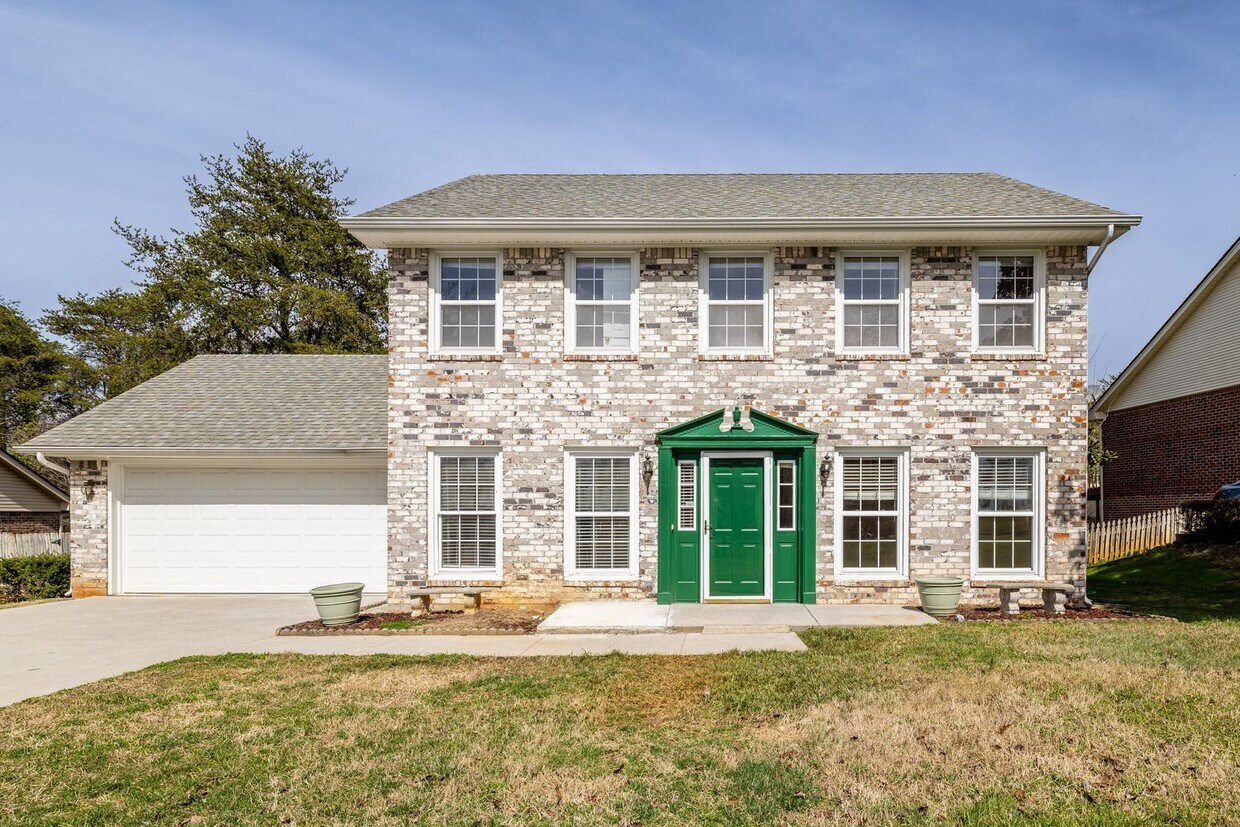 8721 Shoreham Blvd, Knoxville, TN 37922 House Rental in Knoxville, TN