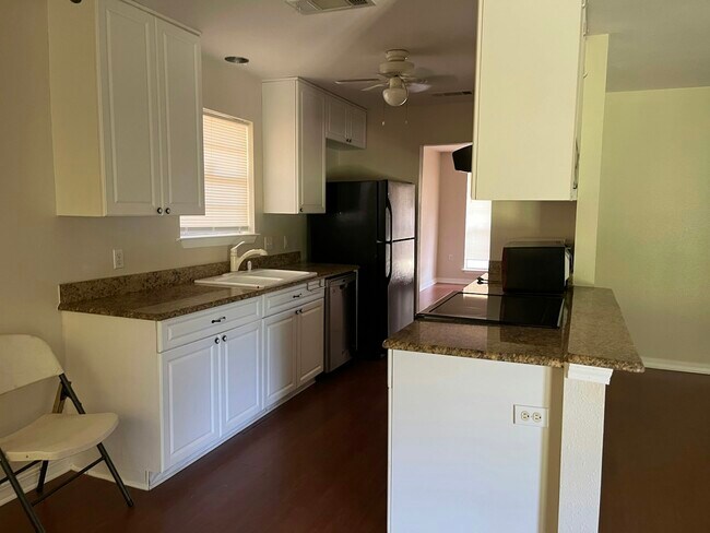 Foto del edificio - 315 Woodcrest Dr