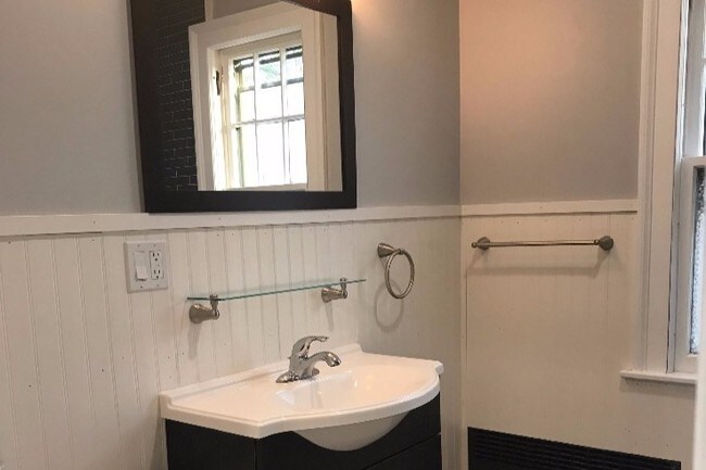 25 Vincent St West Hartford Ct 06119 Als Bath 1 25 Vincent St
