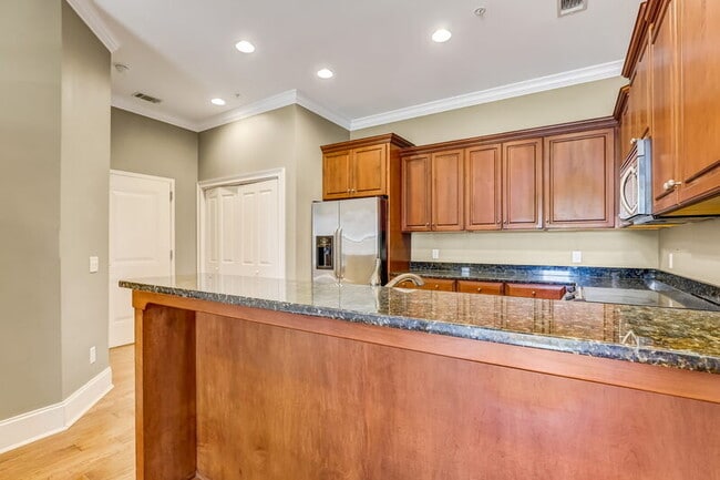 Foto del edificio - 425 East McDonough Street, Unit 102