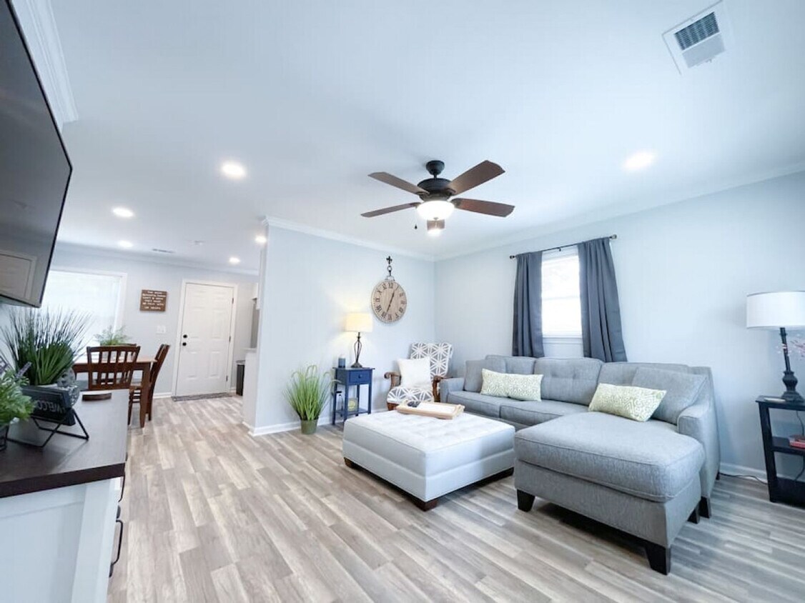 Foto principal - 3830 Manchester Dr
