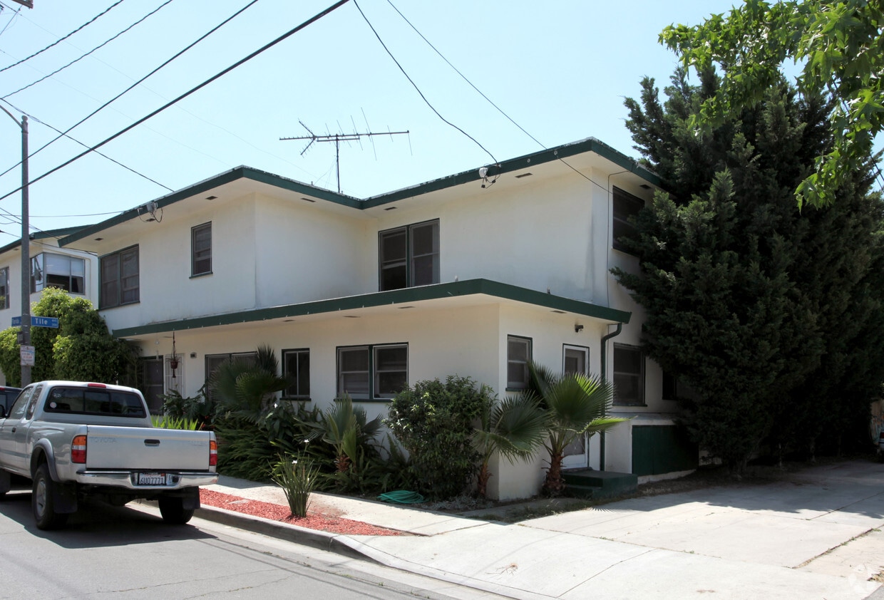 Building Photo - 1346 E Florida St