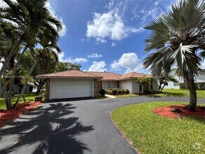 Building Photo - 1048 NW 99th Ave