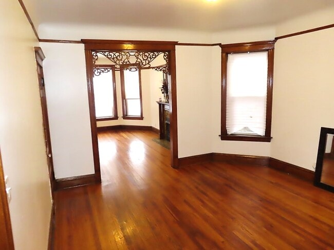 Building Photo - 6626 S Langley Ave