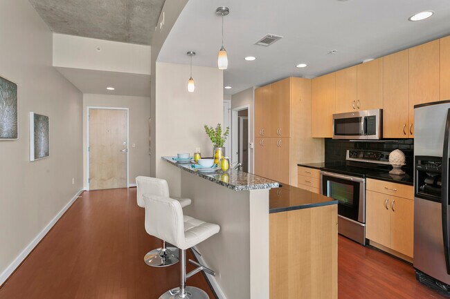 Foto del edificio - 777 N Ashley Dr
