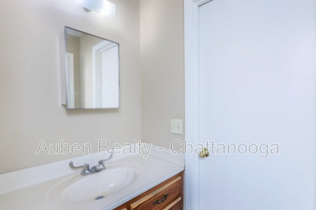 Building Photo - 103 S Ridge Dr