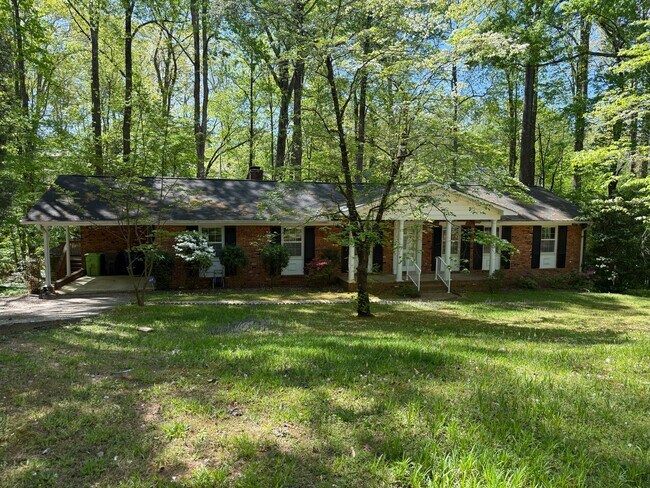 Building Photo - 1009 Temple St