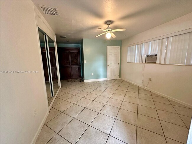 Foto del edificio - 287 NE 118th Terrace