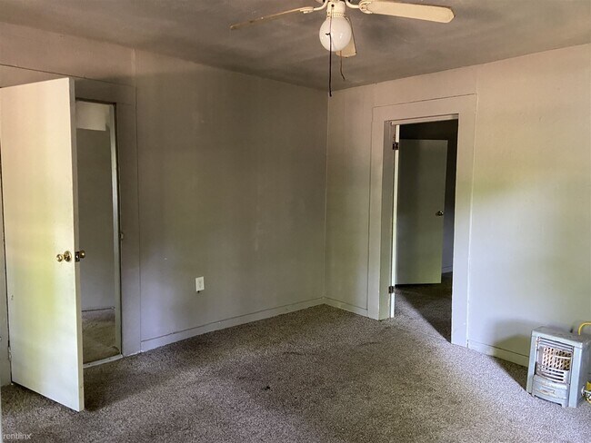 Building Photo - 2 br, 1 bath House - 703 E Wright St