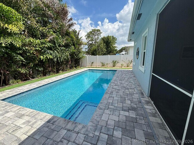 Building Photo - 3451 SW Loggerhead Ct