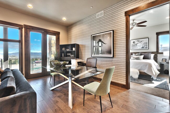 Foto del edificio - 3703 Blackstone Dr