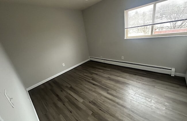 Building Photo - 550 Lowell Ave