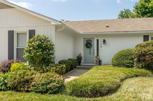 Building Photo - 108 Surfside Rd