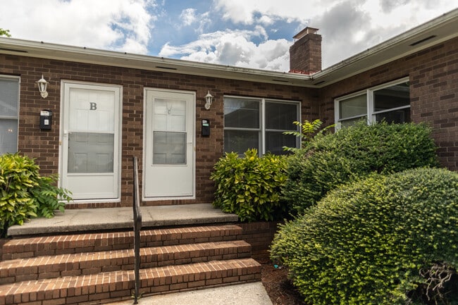 Building Photo - 129 Stephens Dr