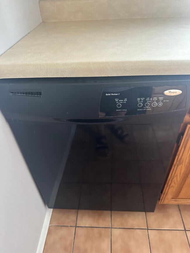 Foto del edificio - 605 S Main St