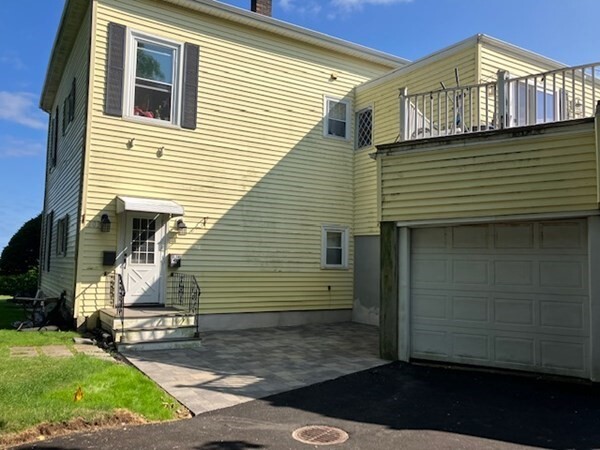 Building Photo - 203 Lynn Shore Dr
