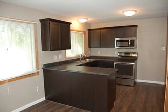 Building Photo - 505 Melrose Ct