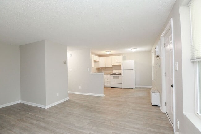 Building Photo - 1250 Pall Mall St