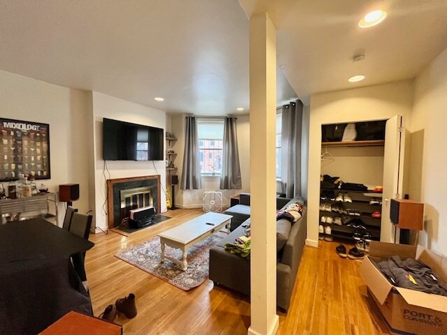 Foto del edificio - 616 Columbus Ave