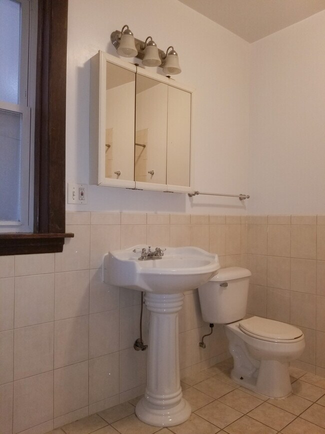 Foto del edificio - 2950 W Cullom Ave