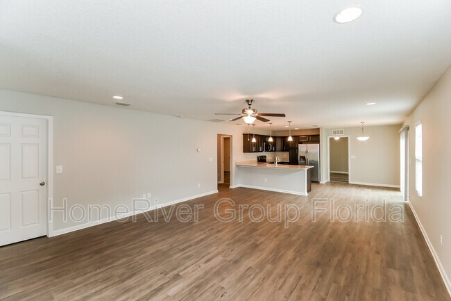 Foto del edificio - 7352 Townsend Village Ln