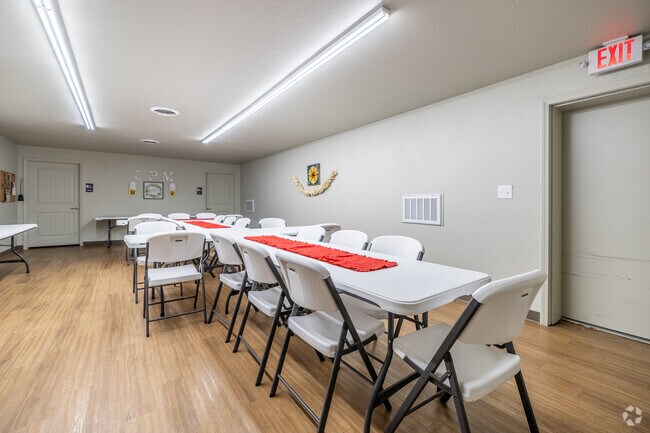 Sala comunitaria - Cottage Park McAlester A 62+ Senior Community