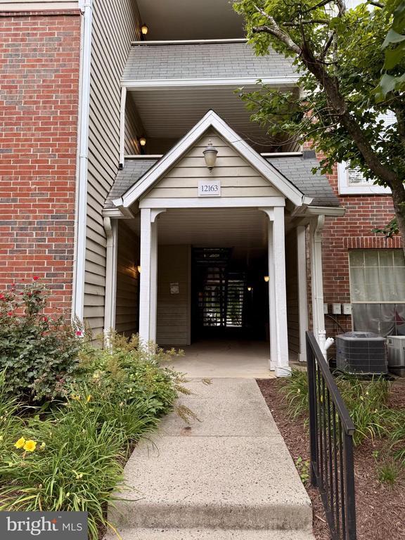 Building Photo - 12163 Penderview Terrace
