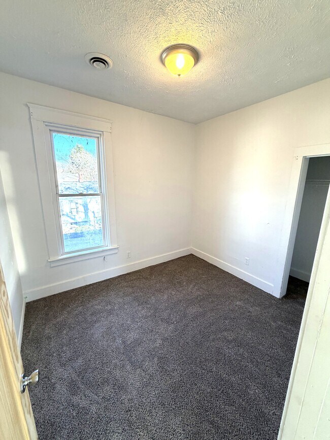 Foto del edificio - 731 W 4th St