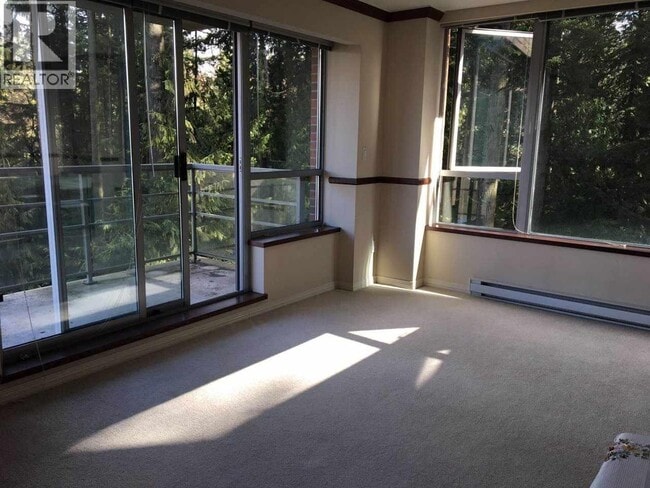 Building Photo - 5639 Hampton Pl