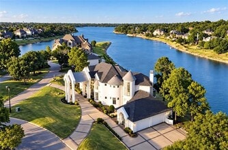 Building Photo - 656 Timbercrest Cir