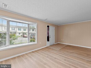 Building Photo - 2178 Mager Dr