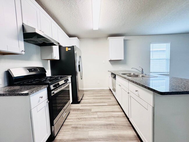 Building Photo - 514 Moonvine Way
