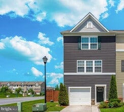 Building Photo - 273 Magellan Dr