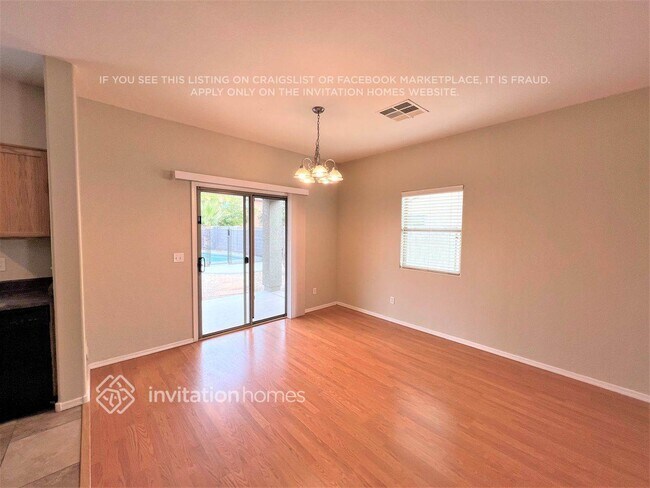 Foto del edificio - 35920 W Velazquez Dr
