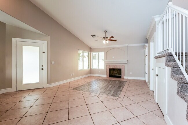 Building Photo - 7553 E Monte Ave