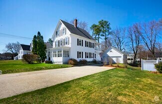 Building Photo - 611 Varney St