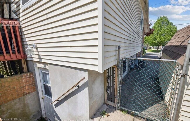 Photo du bâtiment - 203 Commercial St