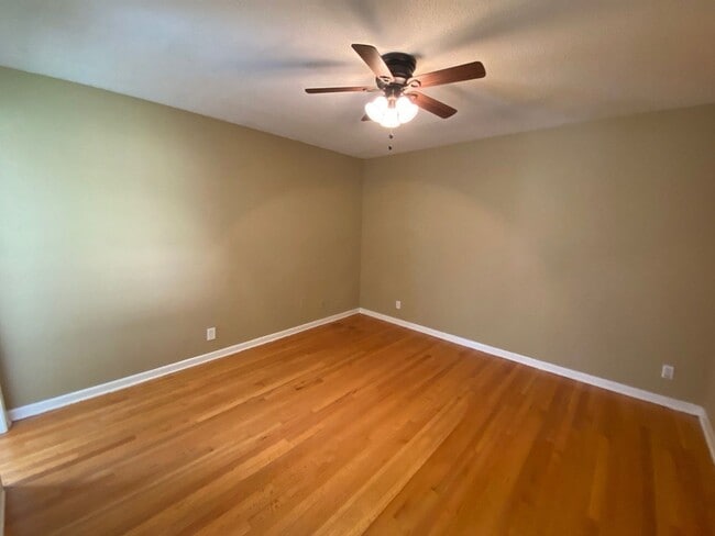 Building Photo - 632 Whitesboro Ave