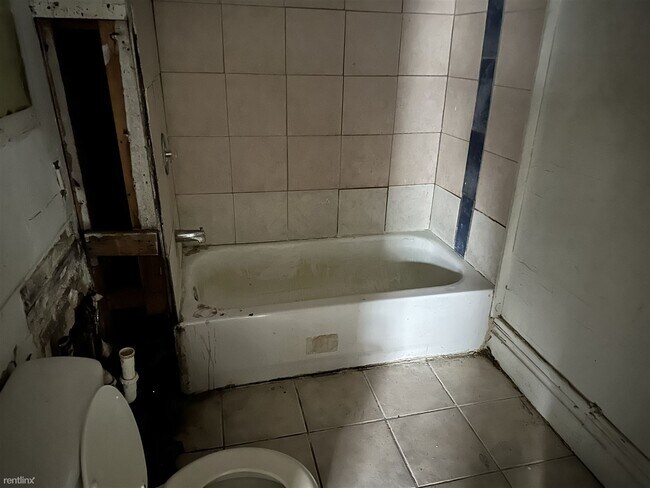 Foto del edificio - 3 br, 1 bath House - 1810 North North Street